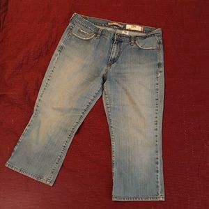 Women’s Levi’s Denim Capri Jeans Pants - Size